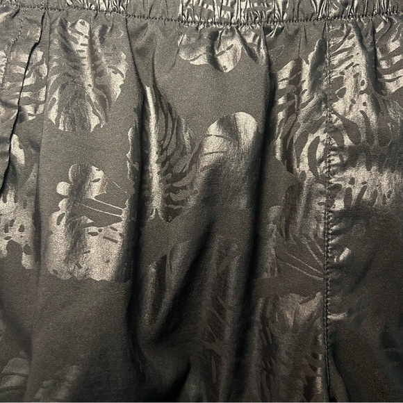 Athleta Run Black Palm Tree Print Athletic Shorts Size Small - Picture 6 of 10